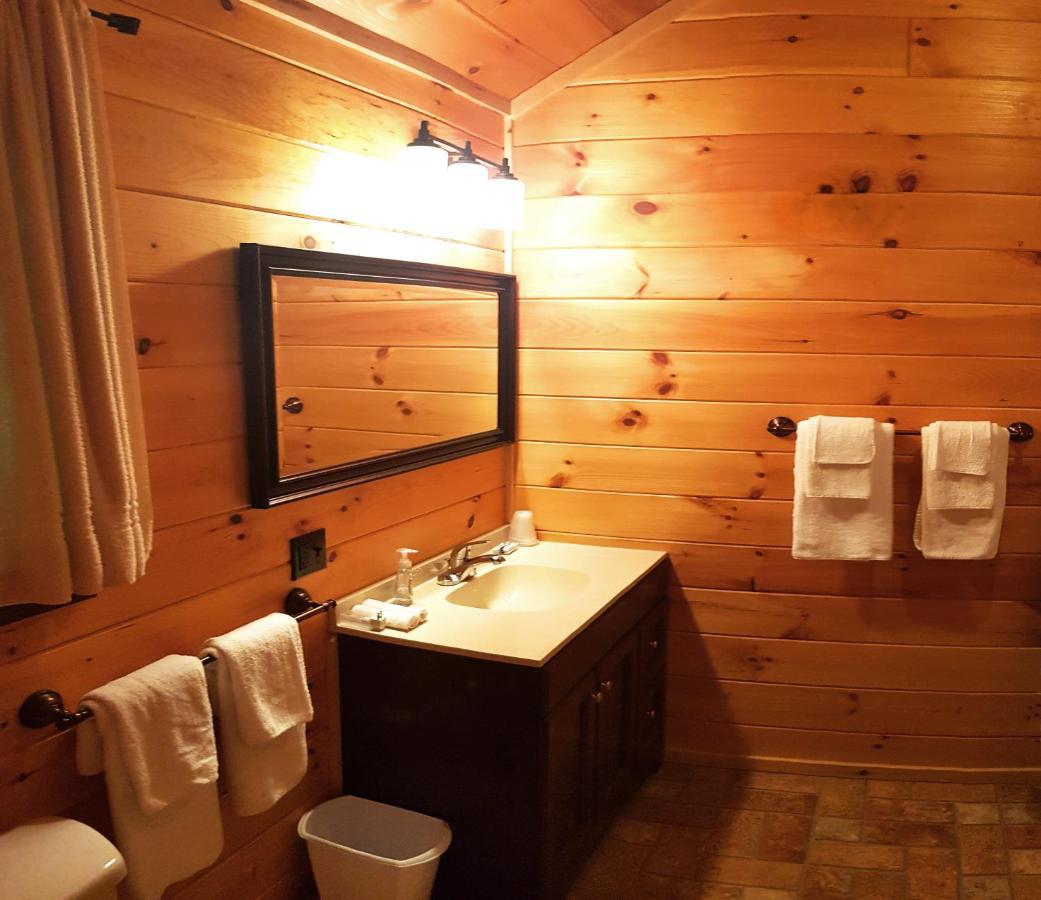 The Wilderness Inn: Chalets Уилмингтън Екстериор снимка